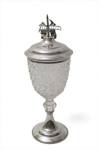 1617